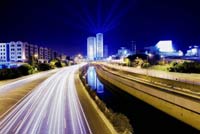 Die Azrieli-Türme in Tel-Aviv, Israel, blau beleuchtet