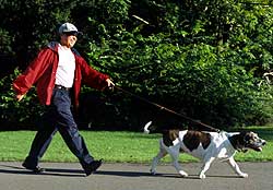 Dr. Hans-Joachim Rothe mit Hund