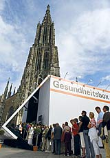 Bild von der Gesundheitsbox vor dem Ulmer Münster