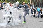 Neun Ice Buckets übergossen sich über Prof. Dr. Laurence Welford