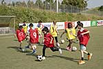 Kinder der St. Michael Schule beim Fußballtraining der Fortuna Düsseldorf