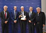 Im Beisein einer Nachfahrin von Josef von Mering wurde Prof. Waldhäusl als Preisträger von Prof. Roden mit der Von Mering Goldmedaille 2018 ausgezeichnet