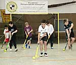 Die Kinder der GGS Max-Halbe-Straße beim Hockey-Schnuppertraining