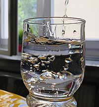 Wasser statt Zuckerbomben . besserer Durstlöscher